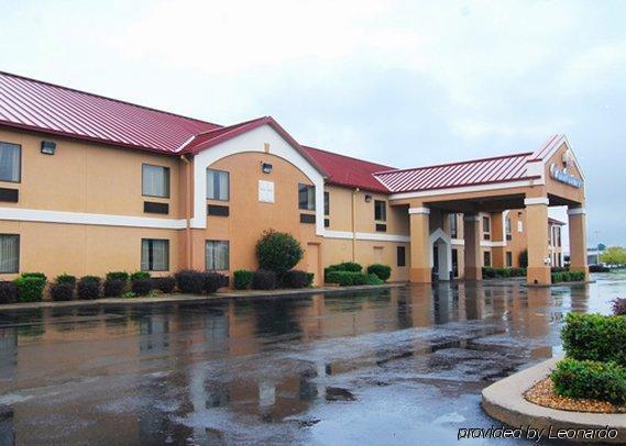 Quality Inn & Suites Pine Bluff Exterior photo