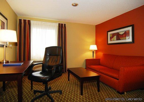 Quality Inn & Suites Pine Bluff Room photo