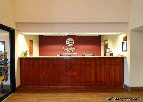 Quality Inn & Suites Pine Bluff Interior photo